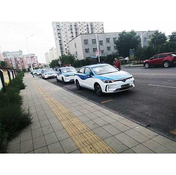 北汽新能源EU5
